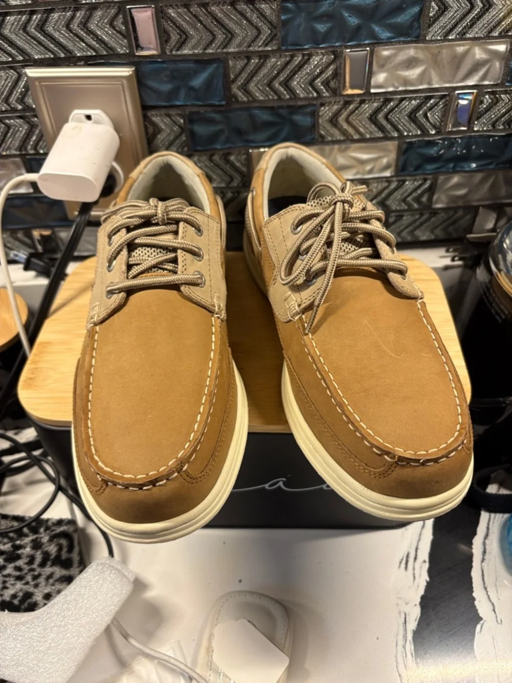 Dockers Men's Two-Tone Lace-Up Boat Shoes in Brown and Tan